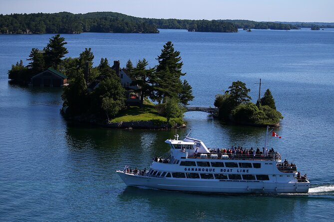1-Hour 1000 Islands Cruise from Gananoque - Three levels and the best way to enjoy the boat