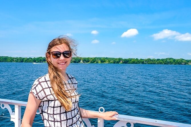 1-Hour 1000 Islands Cruise from Gananoque - Food, drinks, washrooms, and weather planning