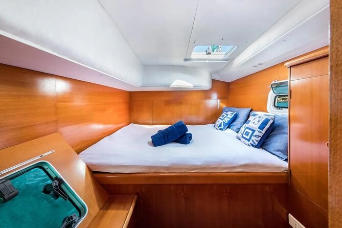 3-Catamaran from Cannigione to the islands of the Archipelago - The small group changes the feel of the day