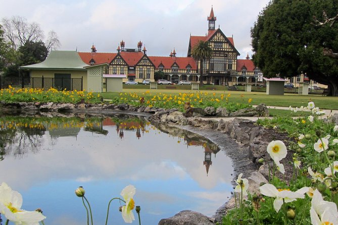 3 Day Bay Of Islands Tour from Auckland including Waitangi and Cape Reinga - The independent format can help or frustrate you