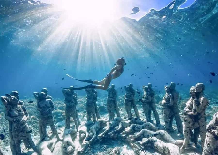 3 Islands Snorkeling with Glass Bottom Boat & GOPRO SHOOT - Gili Meno’s underwater Nest statue