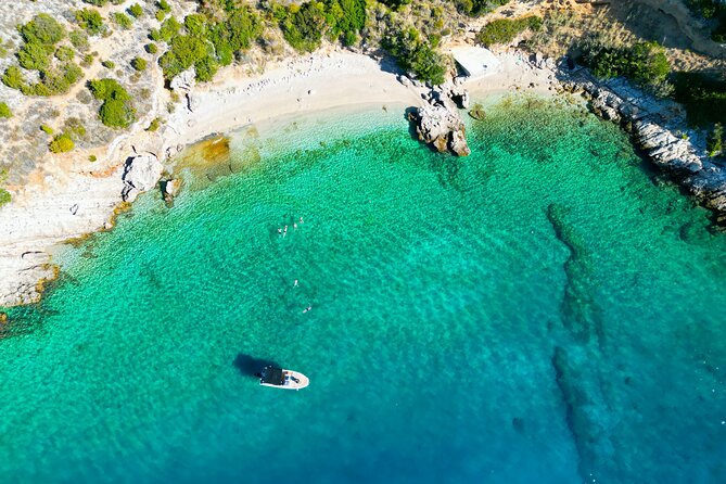 3 Islands Speedboat Tour: Golden Horn, Blue Lagoon & Jelsa Town - Two clear-water bays away from the main beach