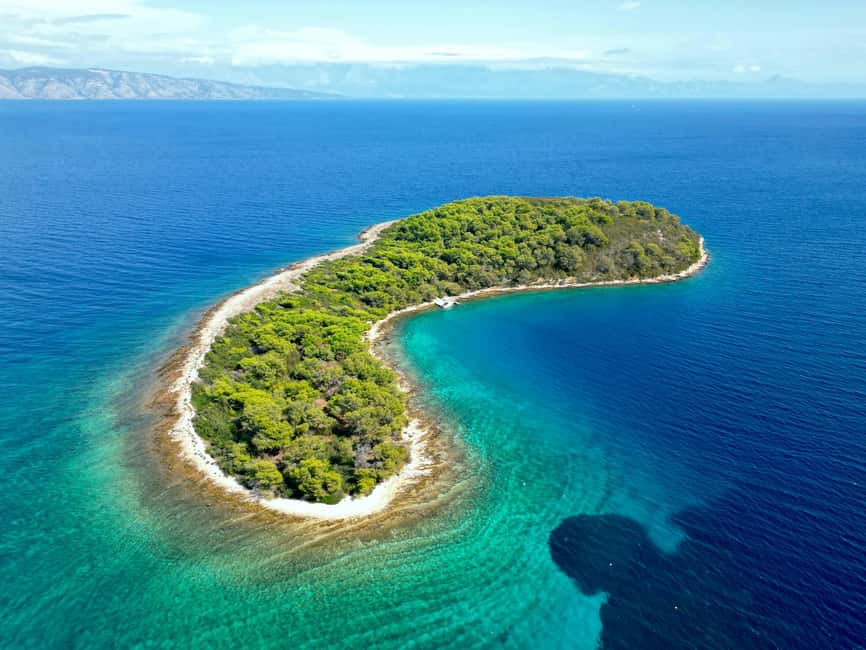 3 Islands Speedboat Tour: Golden Horn, Blue Lagoon & Jelsa - Zirje Beach: your first chance to snorkel