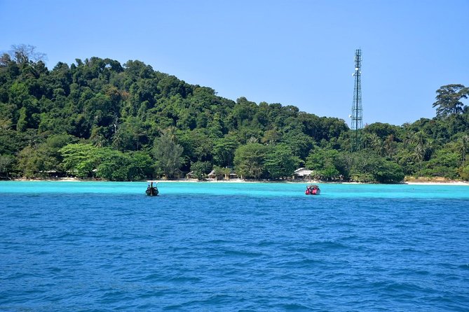 4 Island Snorkel Tour to Emerald Cave by Speed Boat from Koh Lanta - Speedboat comfort, sea conditions, and group size