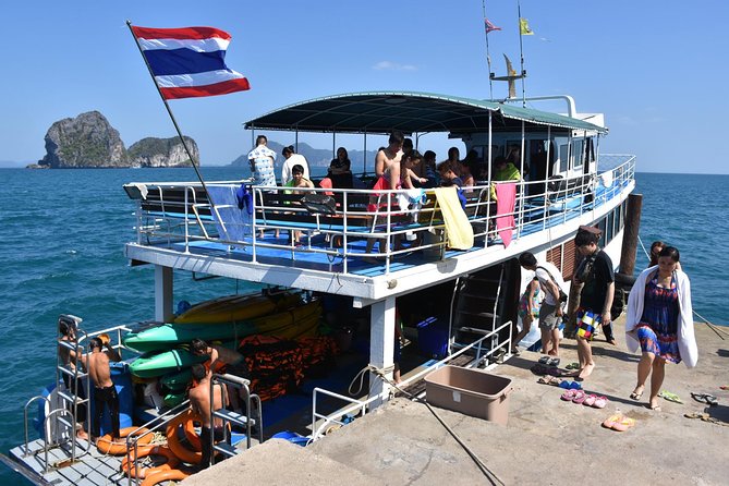 4 Island Tour to Emerald Cave at Koh Mook by Big Boat from Koh Lanta - Lunch on deck after the cave