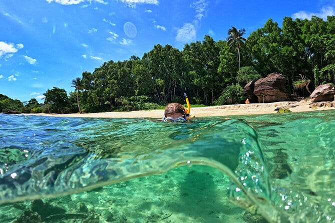 4 Islands & 2 Reefs - Discovery Snorkeling & Relaxing (MAX 12) - Getting fitted with clean, practical equipment
