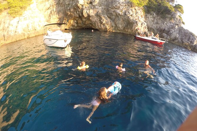 4h / 6h / 8h Elaphite Islands Tour with 6.5m/21FT SunDeck Boat - Sunj Beach brings sand and a different mood