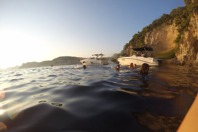 4h / 6h / 8h Elaphite Islands Tour with 7.5m/24FT SunDeck Boat - Sunj Beach brings sand and a Croatian game