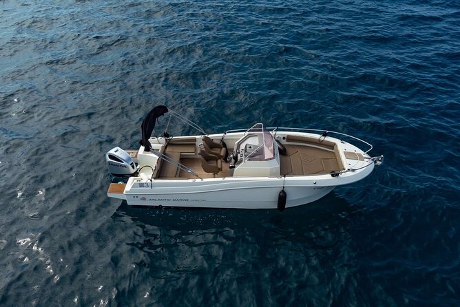 4h trip from Dubrovnik to the Elafiti islands with Atlantic 750 - The skippers: Loren and Dominik