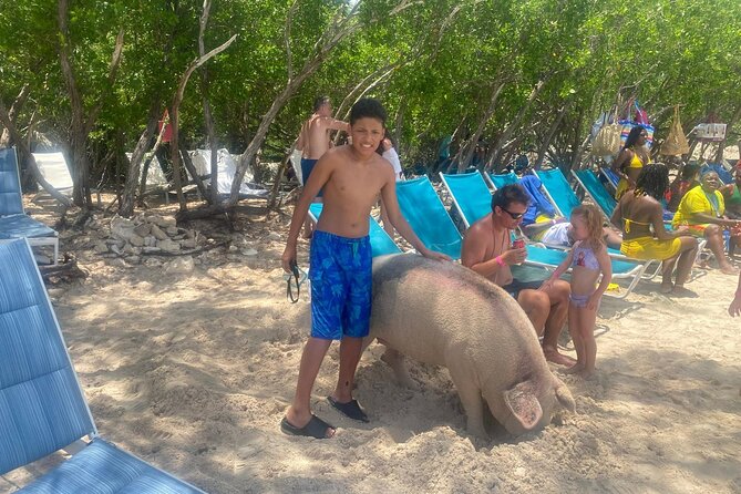 4hr Private Tour Island Hop Snorkel w/ Turtles & Sip Bahama Mamas - Rose Island for beach time and rum punch