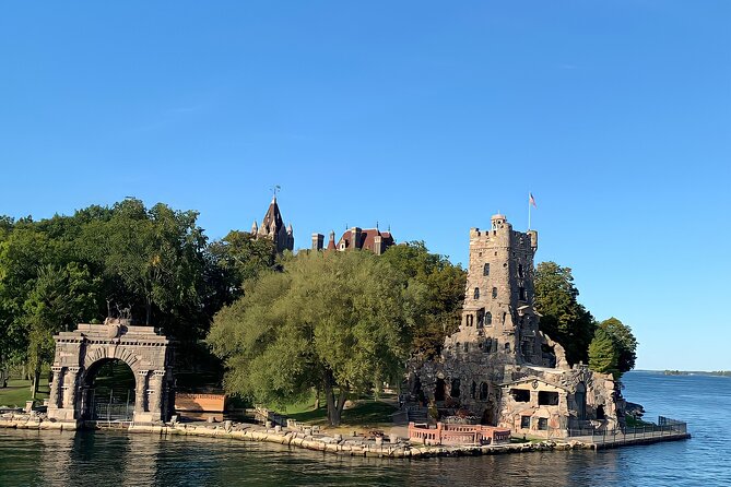 5-Hour 1000 Islands Boldt Castle Stopover Cruise from Gananoque - The Boldt Yacht House