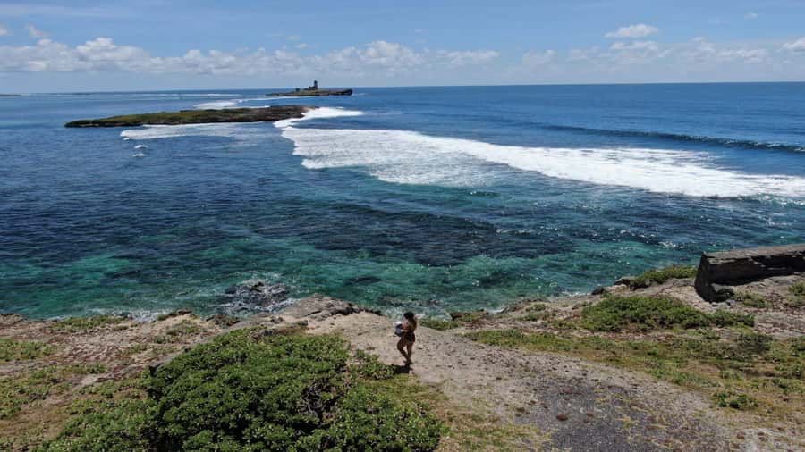 5 Islands Private Speedboat w/ Snorkeling + Lunch & Drinks - BBQ lunch and the long Ile aux Cerfs break