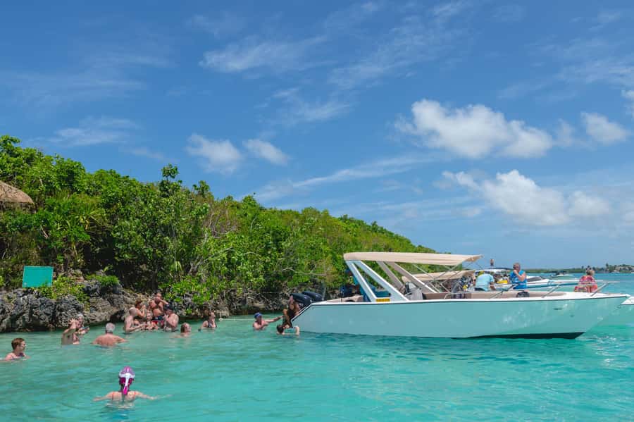 5 Islands Speedboat Cruise, Snorkeling + Lunch & Open Bar - Trou d’Eau Douce and the 8:30 start