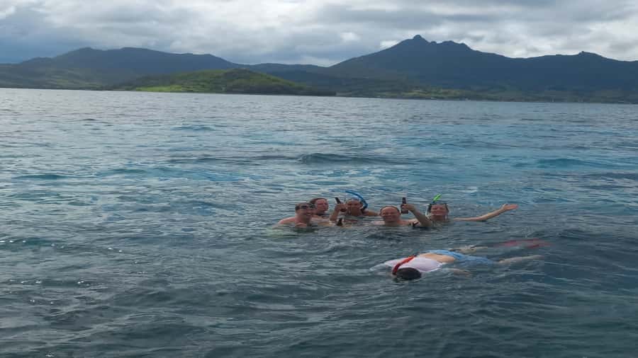 5 Islands Speedboat w/Snorkeling Sea Turtle + Lunch & Drinks - Ile aux Cerfs gives you an easy start