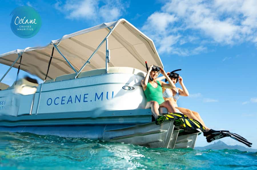 5 Islands Tour: New OCÉANE Private Pontoon Boat cruise - Lunch, drinks, and the real value of a private boat
