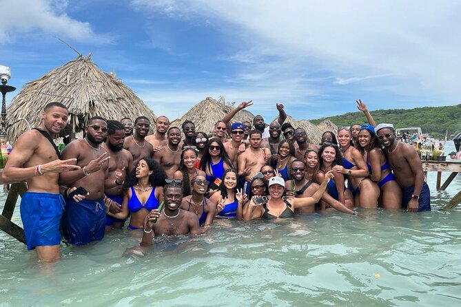 5 Islands VIP Escape : Snorkeling, Private Lunch & Open Bar - Lunch on a private Rosario island