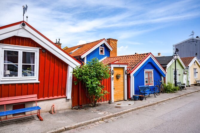 6 Islands History Walking Tour in Karlskrona - Björkholmen and its small wooden homes