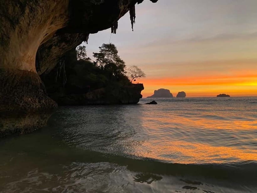7 Islands sunset tour plus bioluminescent plankton + BBQ - Ko Poda, BBQ, and the sunset window