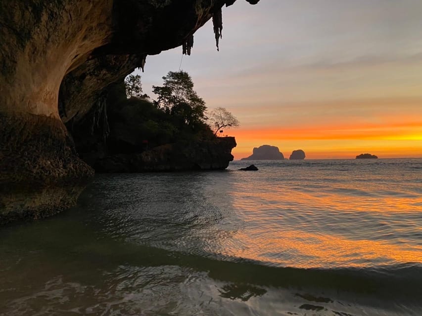 7 Islands sunset tour plus bioluminescent plankton + BBQ - Boat comfort, group size, and waiting time