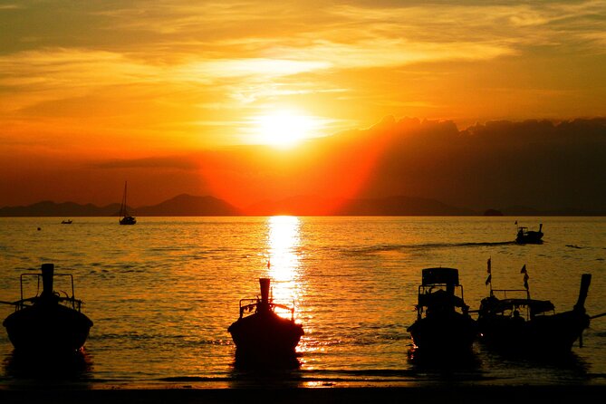 7 Islands Sunset Tour with Buffet Dinner & Night Snorkeling - Yawasam Island for shallow coral snorkeling