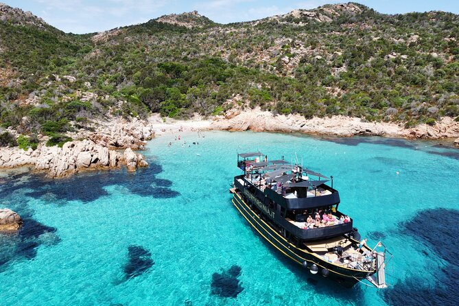 8-hour tour of the La Maddalena Archipelago Ponte VIP - Bear Rock and the story of the Lestrigoni