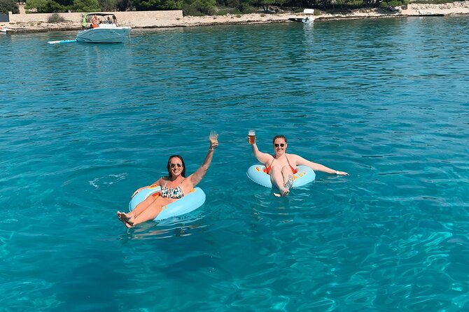 All-Inclusive Blue Lagoon & 3 Island Boat Tour with Food & Drinks - St. Fumija, the quieter final swim