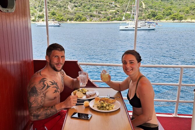 All-Inclusive Blue Lagoon & 3 Island Boat Tour with Food & Drinks - The return cruise, music, and open bar