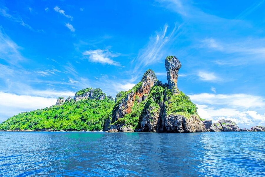 Ao Nang: 4 Islands Day Tour by Speedboat or Longtail Boat - The guides are a major part of the value
