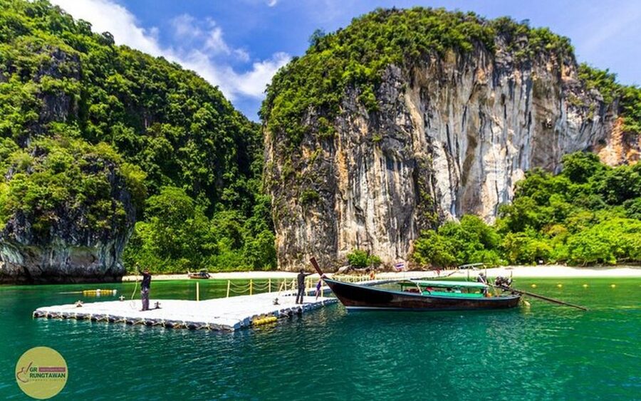 Ao Nang: Hong Islands Tour by Speedboat or Longtail Boat - Morning Pickup and the Ride Toward the Islands