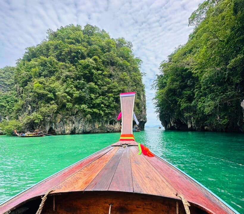 Ao Nang: Island-Hopping Snorkel Tour w/ Amazing Hong Island - Lading Island: lunch beside rock and cave scenery