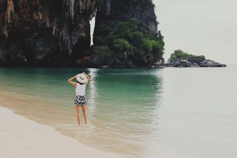 Ao Nang: Premium 4 Islands Snorkeling Tour by Speedboat - Poda Island provides the best break