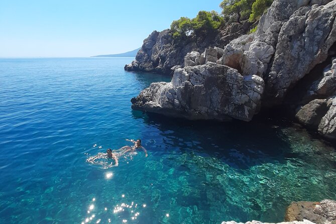 Athens: Full-Day Island Hopping Cruise with Lunch and Swimming - Moni Island, deer, peacocks and lunch afloat