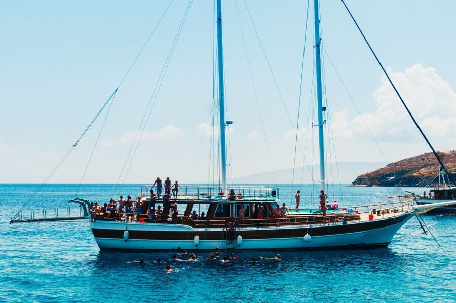 Athens: Full-Day Island Hopping Cruise with Lunch & Transfer - Why this cruise works for a first island taste