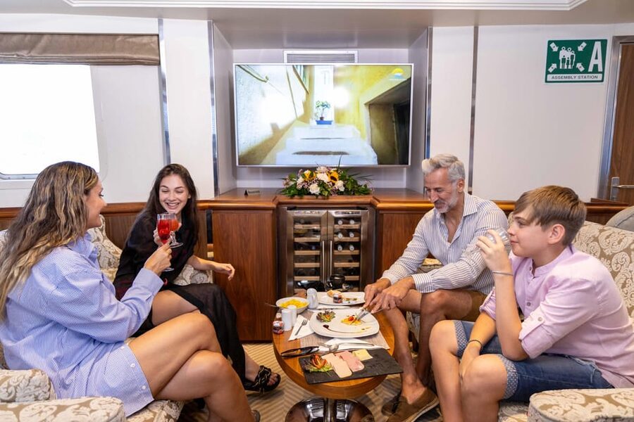 Athens: Saronic Islands Cruise with VIP Area Seating & Lunch - Six things to know before you book