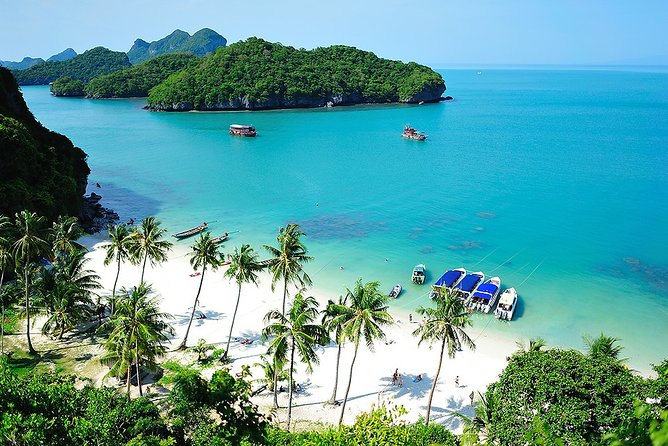 Beyond Angthong 42 Islands Premium Service Trip By Speedboat From Koh Samui - An early start at Bangrak Beach