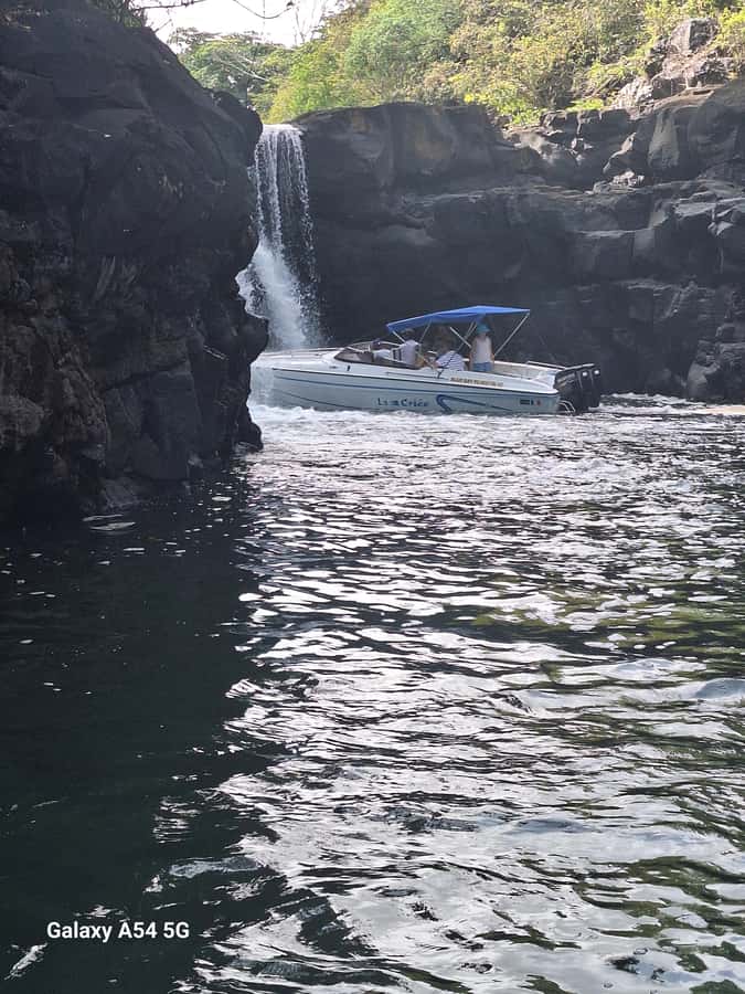 Blue bay: boat trip for ile au cerf (5 islands, barbecue) - What the seven-hour day is really like