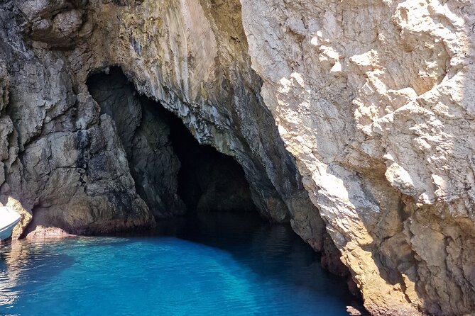BLUE CAVE & 5 islands tour from Hvar - Who will get the most from this tour?