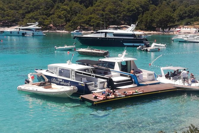 Blue cave and Hvar - 5 Islands speedboat tour from Split - Two hours in Hvar for lunch and a quick look