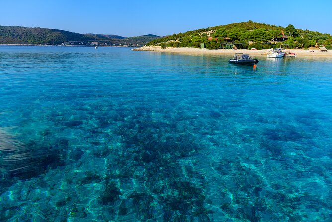 Blue Cave and Town Hvar with 5 Island Boat Tour - The former Yugoslavian submarine shelter near Vis