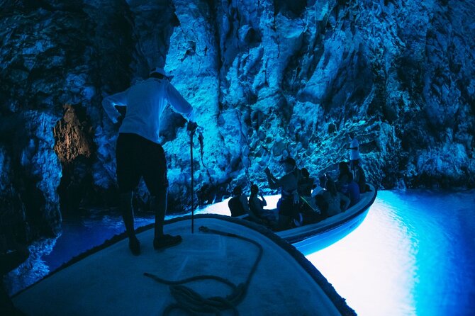Blue Cave Full-Day Boat Tour with Hvar and 5 Islands - What the crew and boat setup add