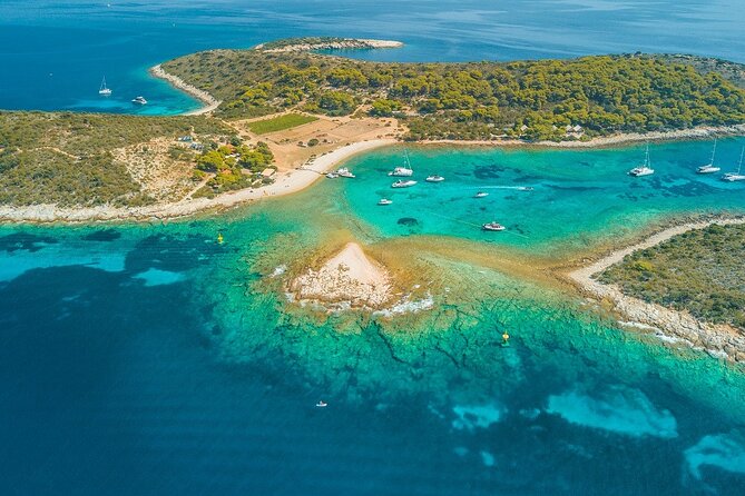 Blue cave & Hvar (5 Islands) private tour from Split or Trogir - Hvar Town and Fortica: the grand finish