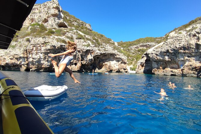 Blue cave & Hvar, 5 islands speed boat tour with unique boats from Split - Komiza, the fishing town on Vis