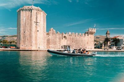 Blue Lagoon & 3 Islands Small-Group Speedboat Tour