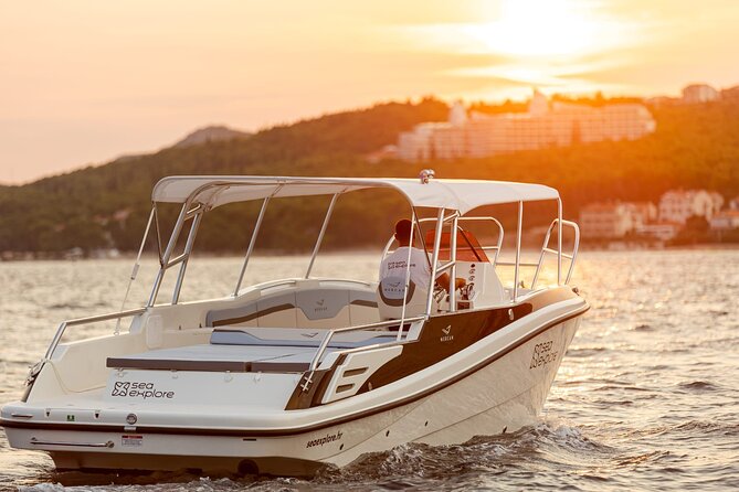 Blue Lagoon and 3 Islands Half Day Tour by Speed Boat - Trogir - Who should book this half-day trip?