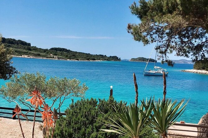 Blue Lagoon and 3 Islands Speedboat Tour from Trogir - Meeting Points In Trogir And Okrug Gornji