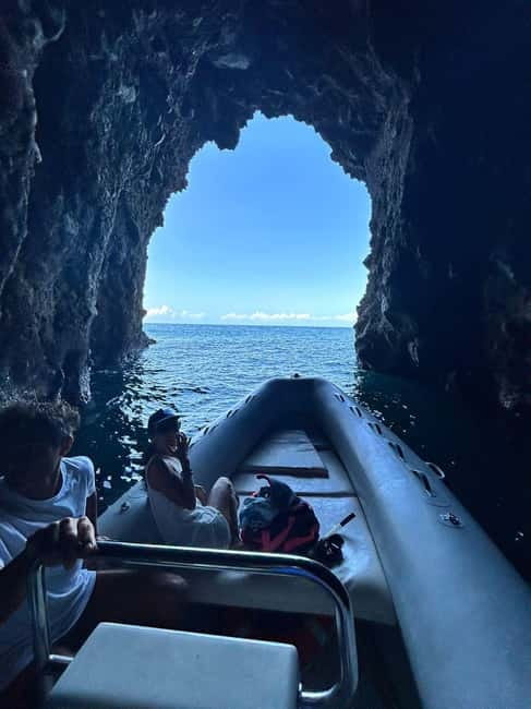 Boat Tour: Island hopping by dinghy with cave visits and snorkeling - What the 2.5-hour route feels like