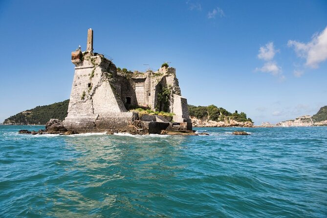 Boat Tour of the 3 Islands & Portovenere - Tinetto Island and the statue of Stella Maris