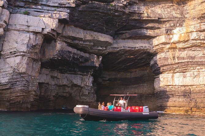 Boat Tour of the 3 Islands & Portovenere - Byron’s Grotto and the coast near Portovenere