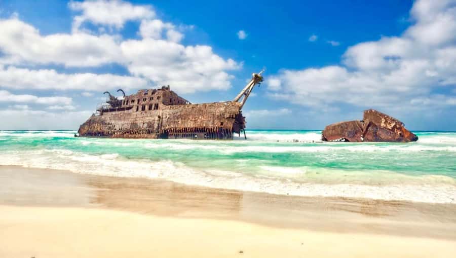 Boavista: 4x4 Island Tour, Santa Monica, Dune, Caves & Lunch - Varandinha beach and its caves