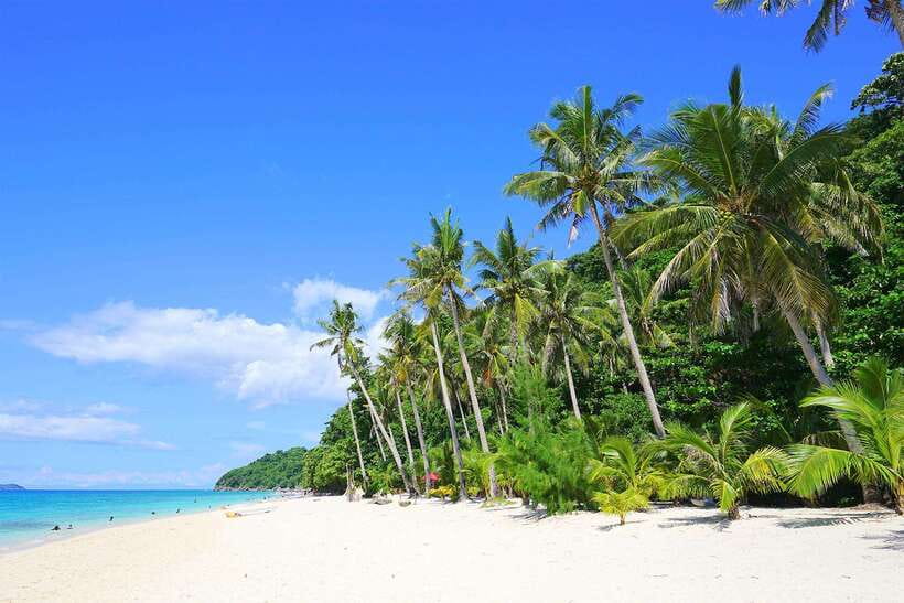 Boracay: Island Boat Tour with Crystal Cove Entry - What this five-hour Boracay boat tour is really like